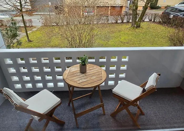 Cosy - De Bienne Lägenhet *